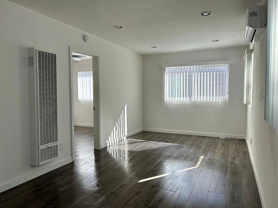 1st image of 725 Queenstown Ct APT C
