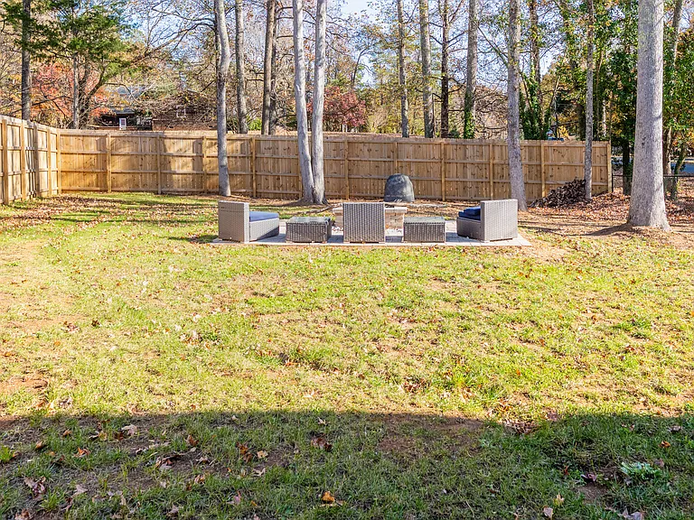 7039 Executive Cir — Photo 40