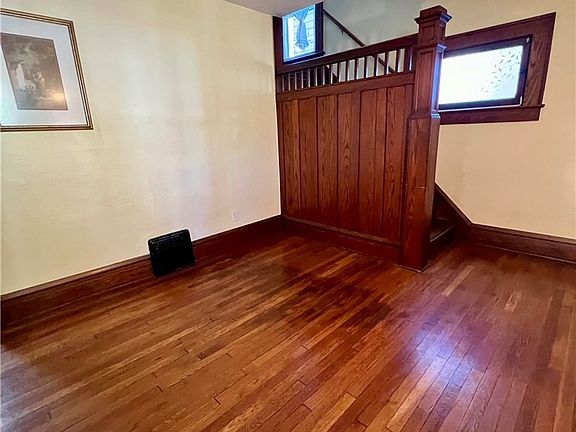 3rd image of 1116 Murray Ave