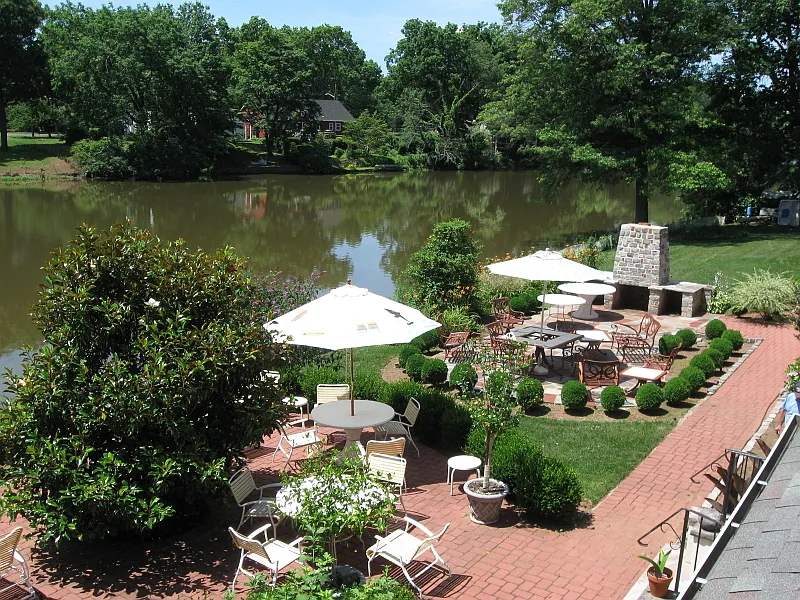 2 bed, 1.0 bath, $2,800 — Photo 3