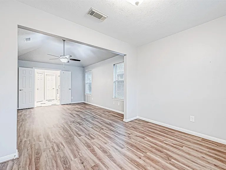 1524 Robin Ave — Photo 14