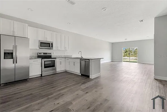 3 bed, 1379 sqft, $1,750 — Photo 3