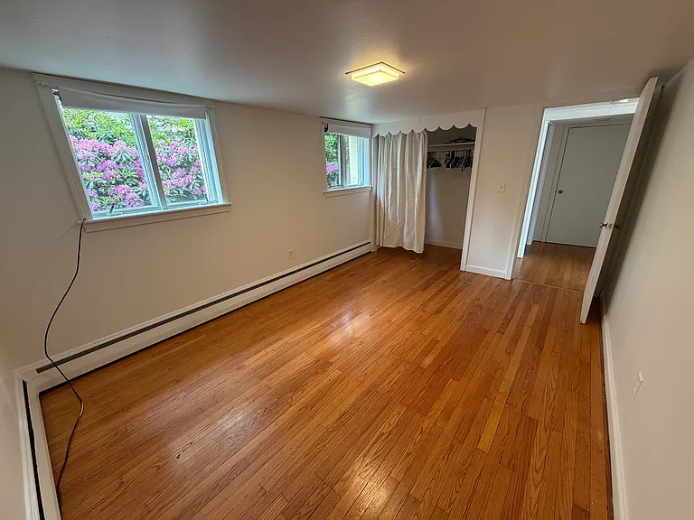 1517 Quincy Ave — Photo 10