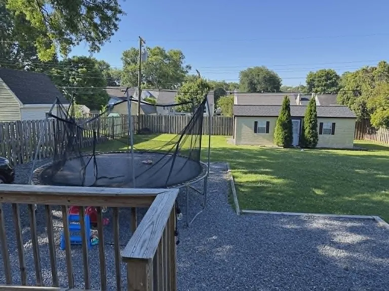 509 Hawthorne Rd — Photo 3