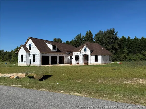 5710 Edge Farm Dr, Hope Mills, NC 28348