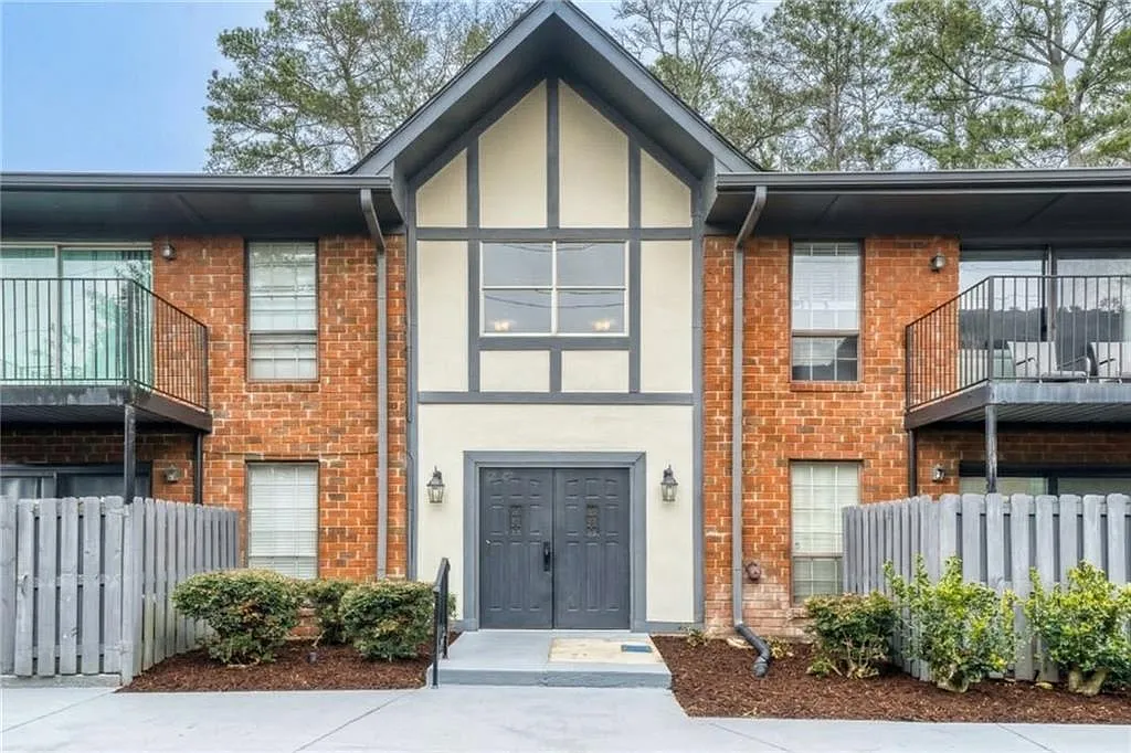 2 bed, 2.0 bath, 1253 sqft, $1,850 — Photo 1