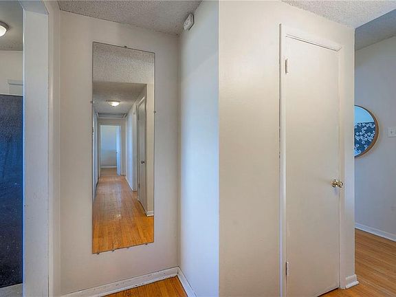5th image of 421 Sagebrush Ln