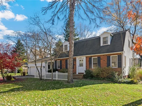 9820 Gleeson Dr, Valley View, OH 44125