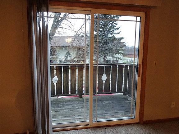 4th image of 801 32nd Ave N APT 201