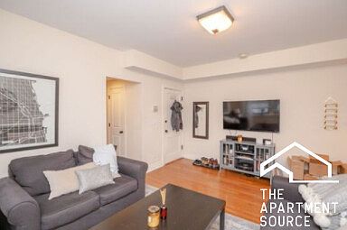 5th image of 3433 N Lakewood Ave APT 3