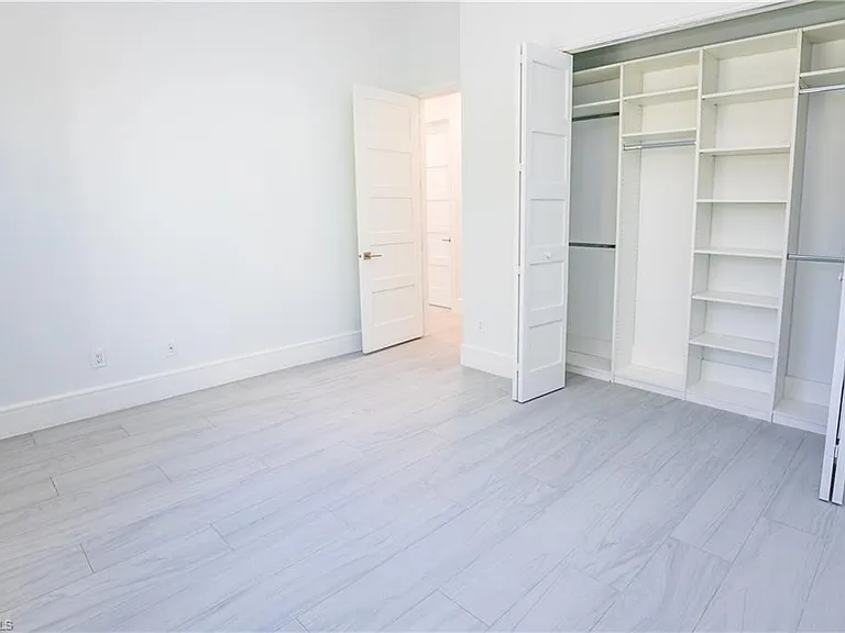 231 Legacy Ct — Photo 18