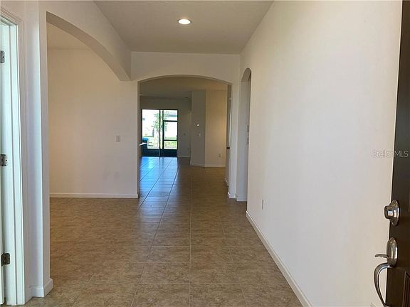 5th image of 312 Meadow Pointe Dr