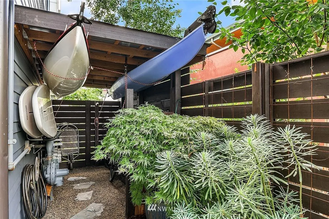803 S Cloverdale St — Photo 4
