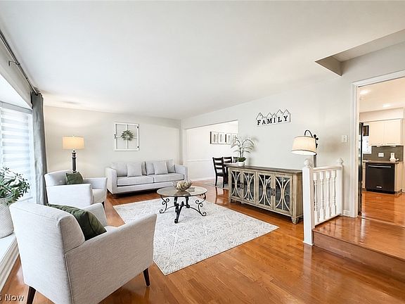 4th image of 8124 Forest Ct