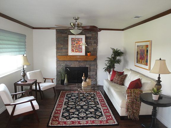 3rd image of 4386 Goldenrod Ct