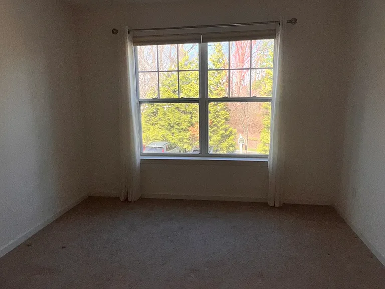 26 Schoolhouse Dr #204 — Photo 32