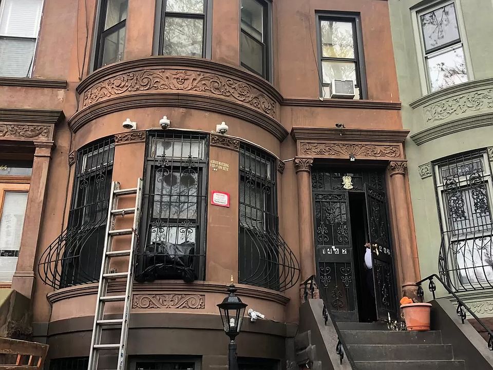 2nd image of 1462 Dean St