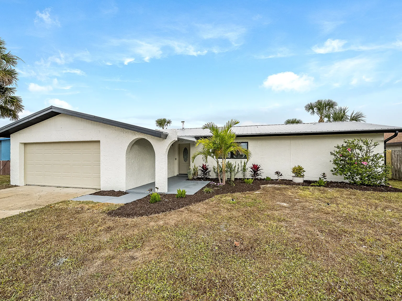 4 bed, 1833 sqft, $3,400 — Photo 3