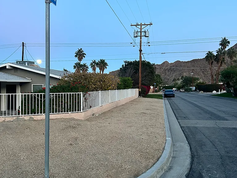 52710 Avenida Mendoza — Photo 30