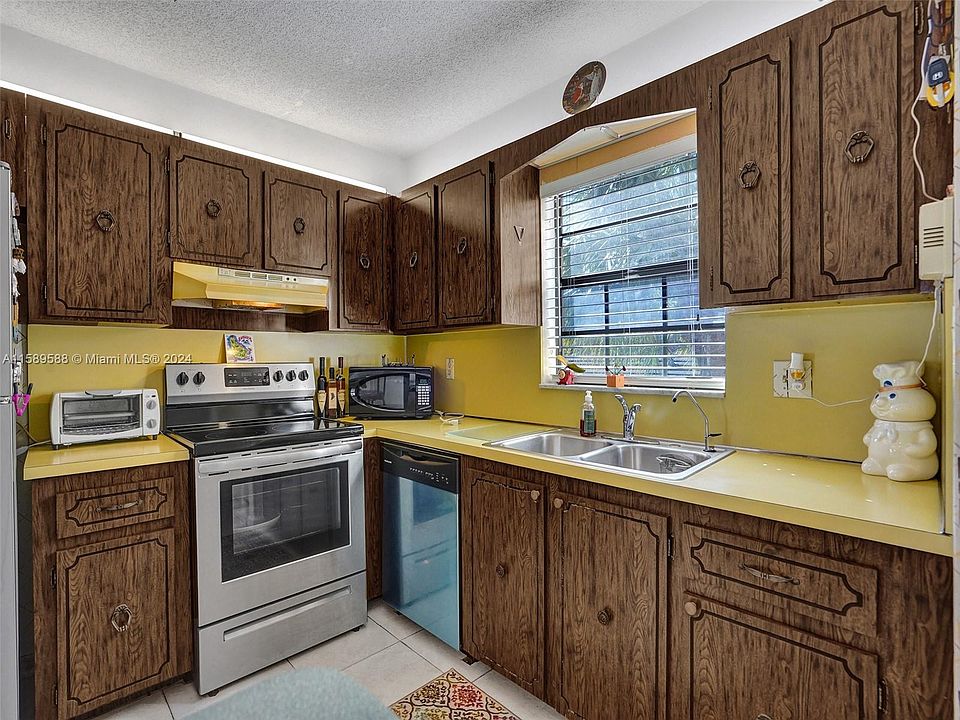 1st image of 3361 NW 85th Ave APT 209