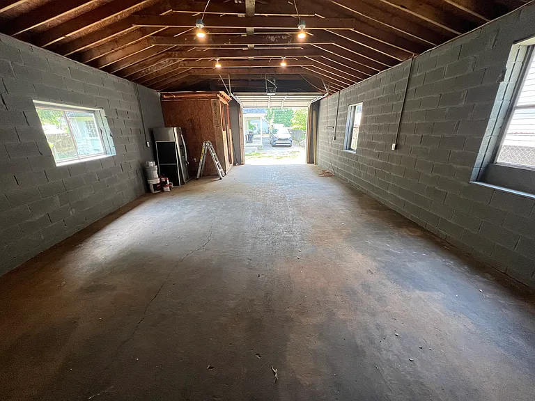 755 Trout St NE — Photo 9