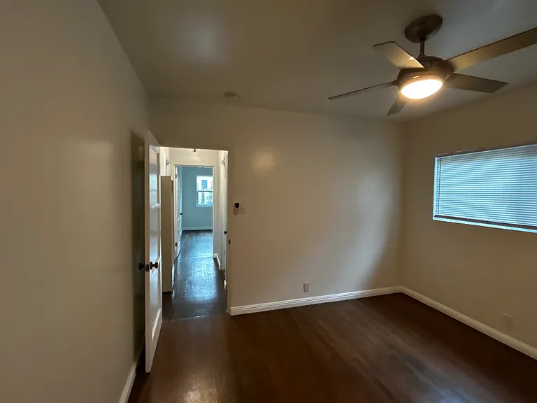 715 W Hamilton Pl — Photo 8
