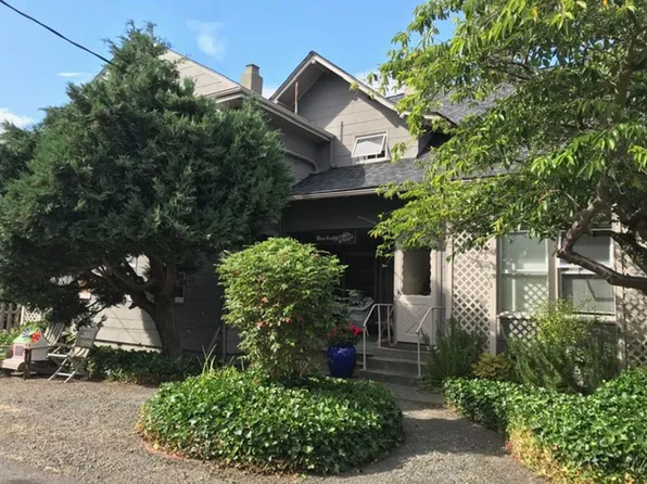 Rose Lodge, 6314 SW Wilton Ct APT 2, Seattle, WA 98116