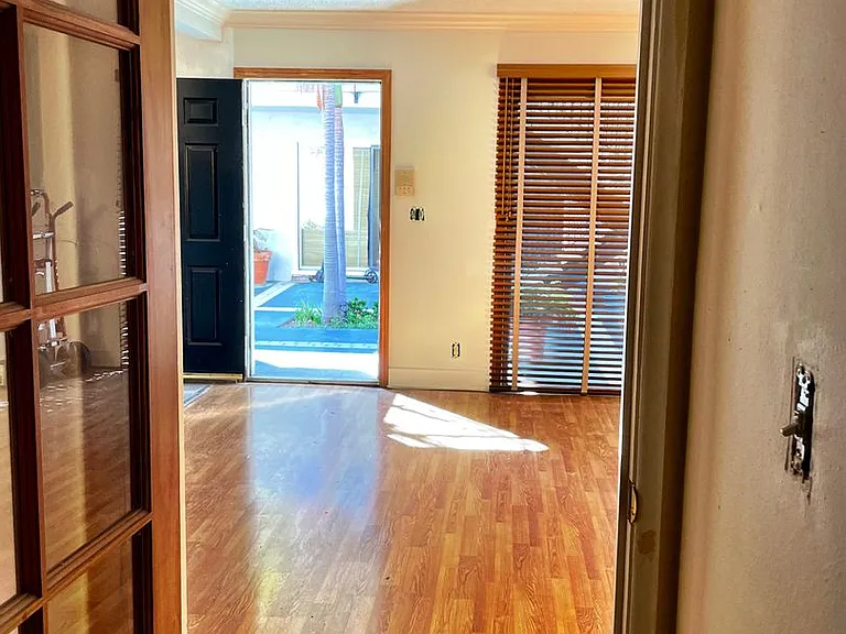 1860 9th St #6 — Photo 9