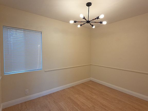 3rd image of 6174 Mesa Ave #A