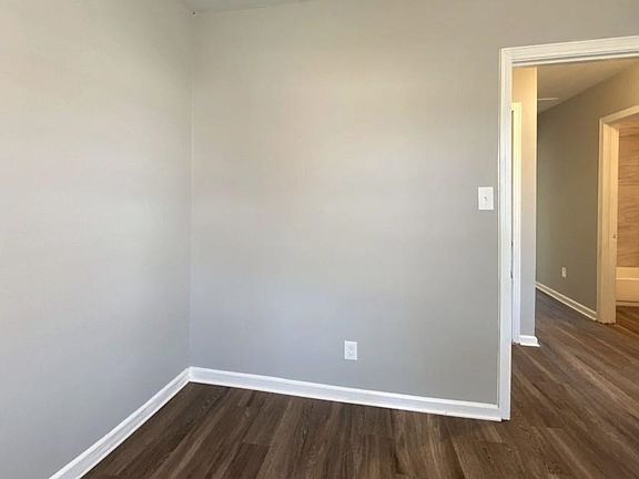 4th image of 1611 Buxton Ave