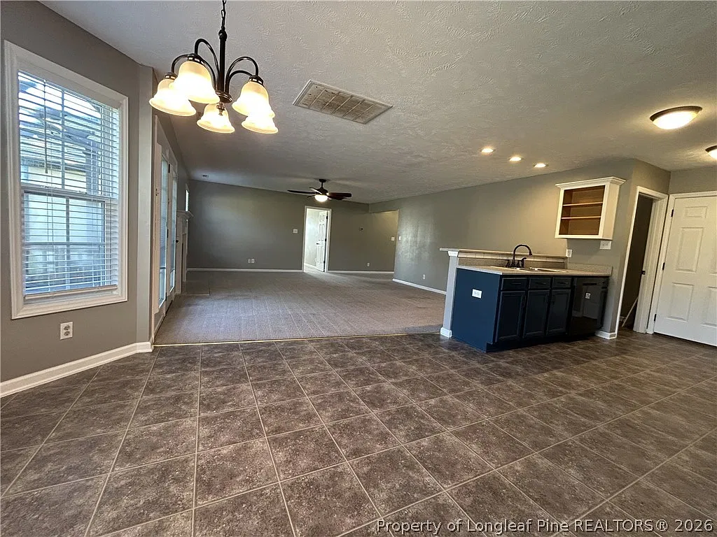 3 bed, 2.0 bath, 1598 sqft, $1,800 — Photo 3