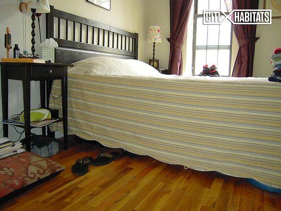 5th image of 102 W 74th St APT 4A