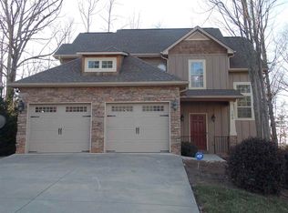 109 Maplewood Ct, Hudson, NC 28638