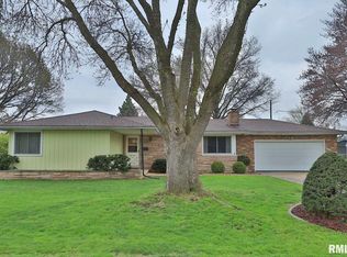 1042 Johnson St, Morton, IL