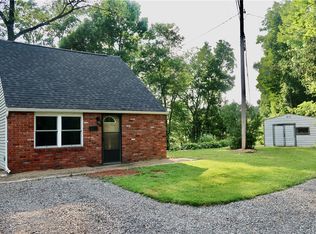 1110 Clintonville Rd, Grove City, PA 16127