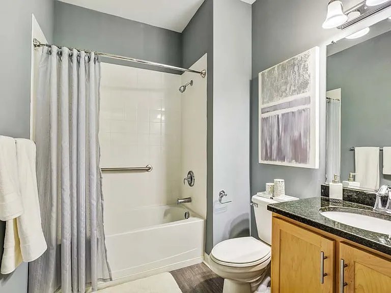 Regency Place — Photo 5