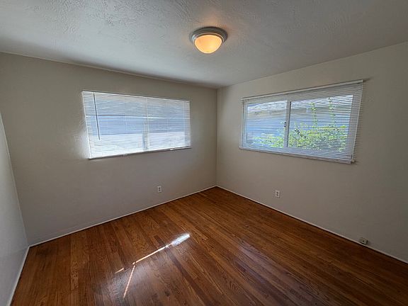 4th image of 1140 W 19th St