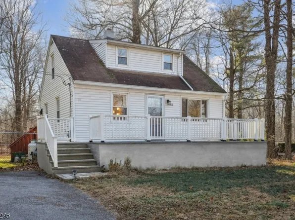16 Hillcrest Dr, West Milford Twp., NJ 07421