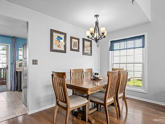 4th image of 328 Newport Ln