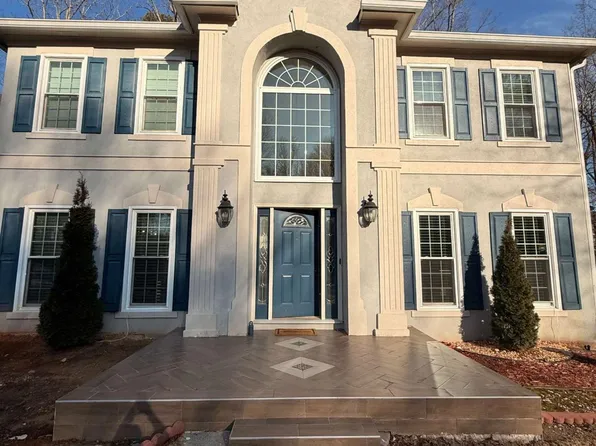 2105 Bentbrooke Trl, Lawrenceville, GA 30043