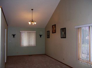7240 Southwick Dr, Frankfort, IL 60423
