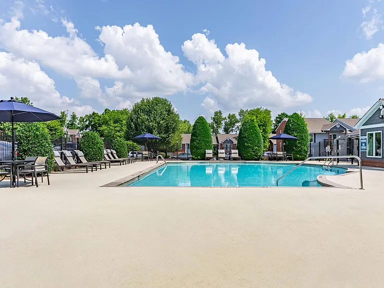 Shadowbluff Apartments — Photo 11