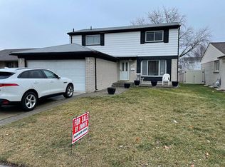 25980 Stratford Pl, Oak Park, MI 48237