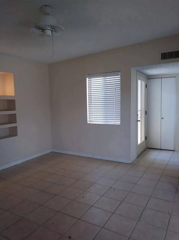 3 bed, 1181 sqft, $1,690 — Photo 3