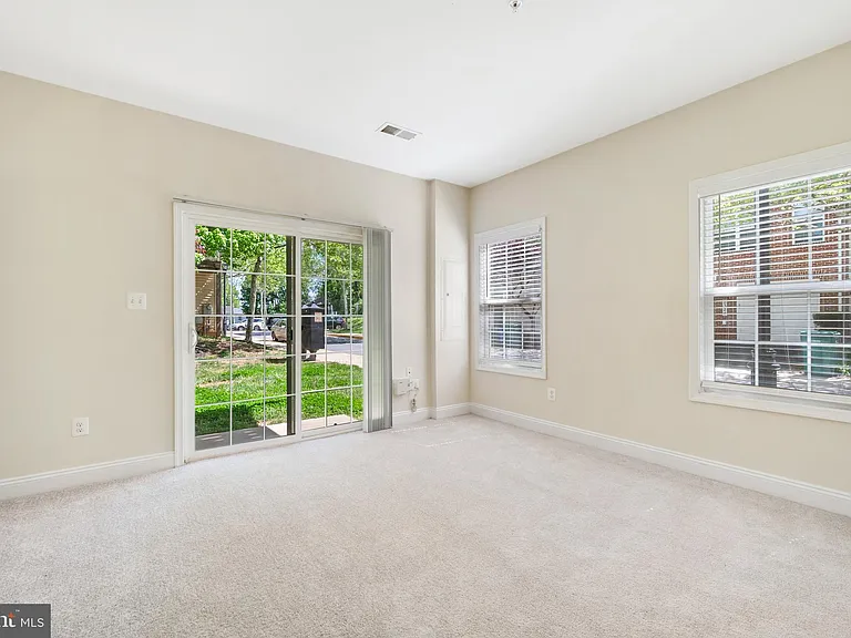8341 Broderick Cir — Photo 28