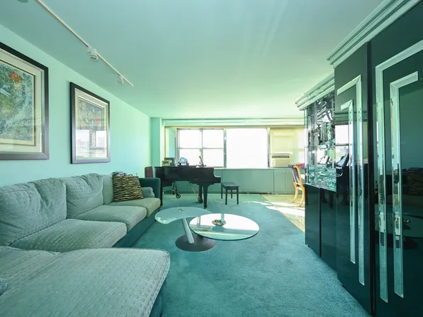 61-20 Grand Cent Parkway image 9 of 25