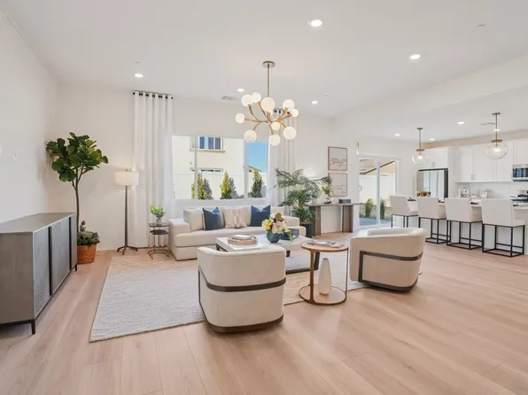 3692 E Avenue Q #12, Palmdale, CA 93550