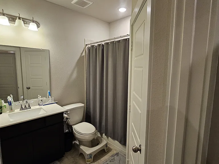 2nd Bathroom