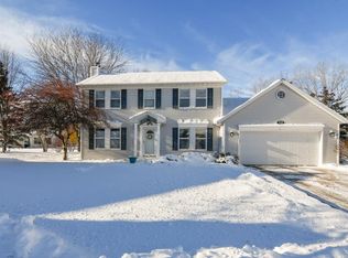1948 W Baraboo Cir, De Pere, WI 54115
