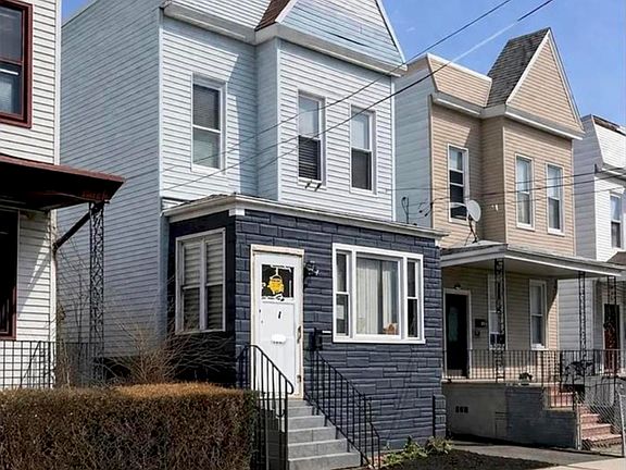 2nd image of 138 Bayview Ave